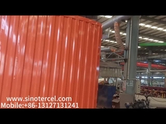 Gelber geschlossener Kastenauflieger mit zwei Seitentüren, Hecktüren, Doppeltüren, 30-50 Tonnen